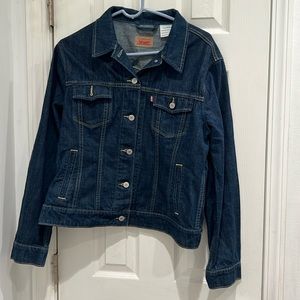 Womens Levi denim jacket size XL hardly worn